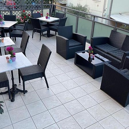 רימיני Hotel Liana מראה חיצוני תמונה