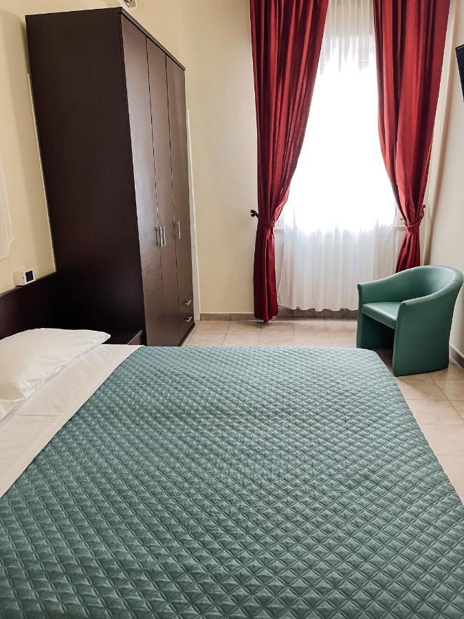 רימיני Hotel Liana מראה חיצוני תמונה
